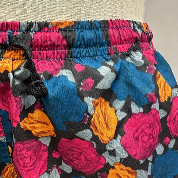 Nike Dri-FIT Tempo Icon Clash Big Kids (Girls) 2-in-1
Floral Shorts Size Medium+ - Picture 9 of 16